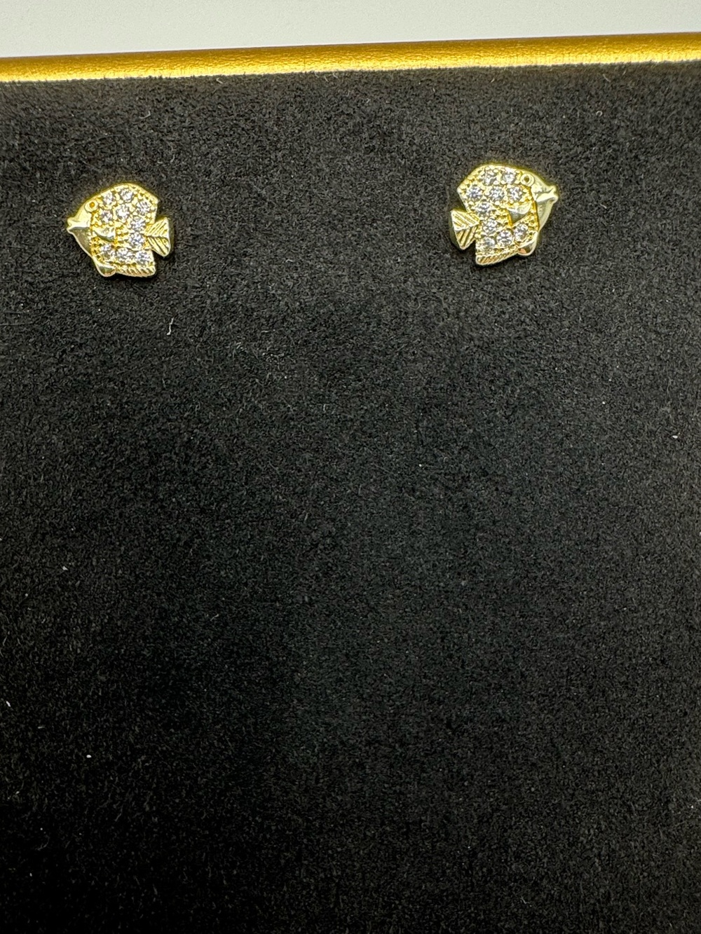 18k Fish Studs